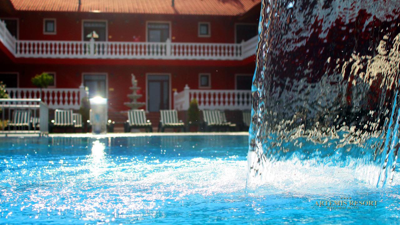 Artemis Resort Wellness Hotel Sturovo Exterior photo