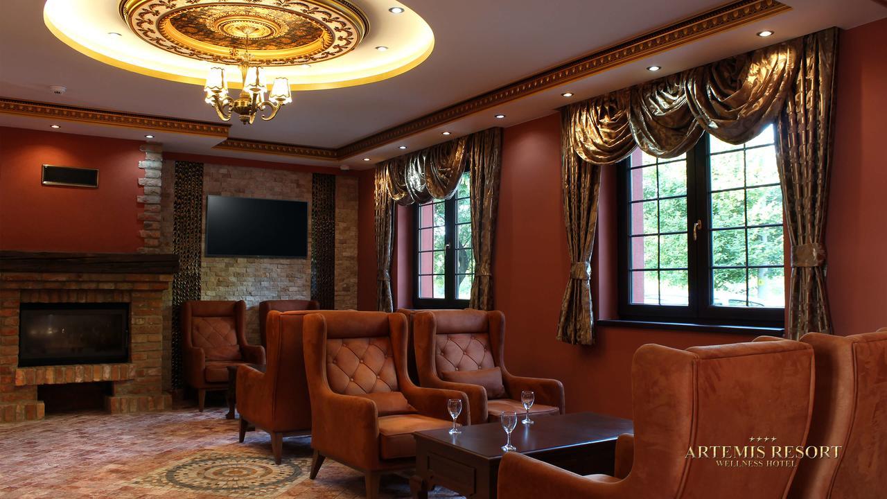Artemis Resort Wellness Hotel Sturovo Exterior photo